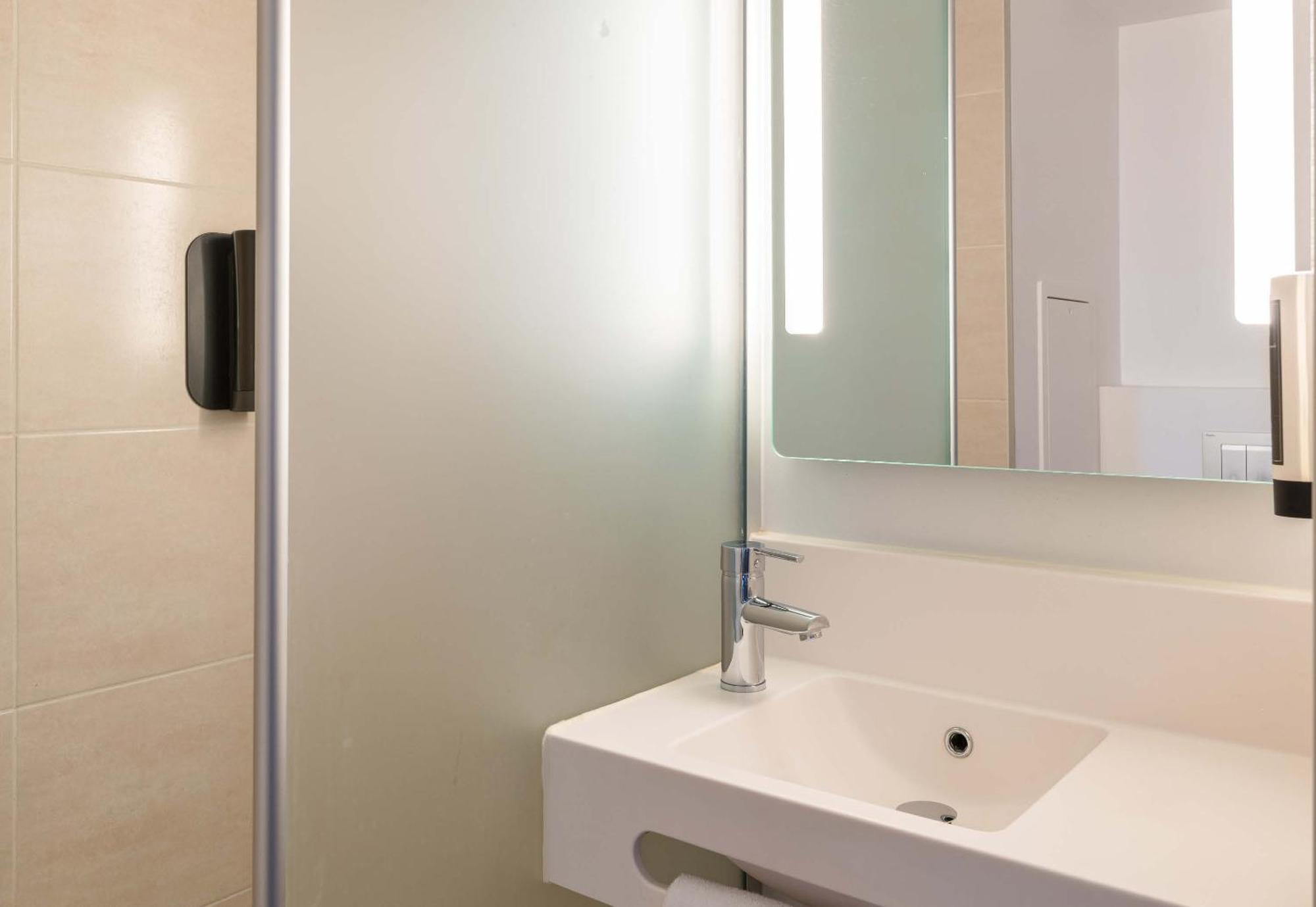 B&B Hotel Lyon Eurexpo シャシウ エクステリア 写真