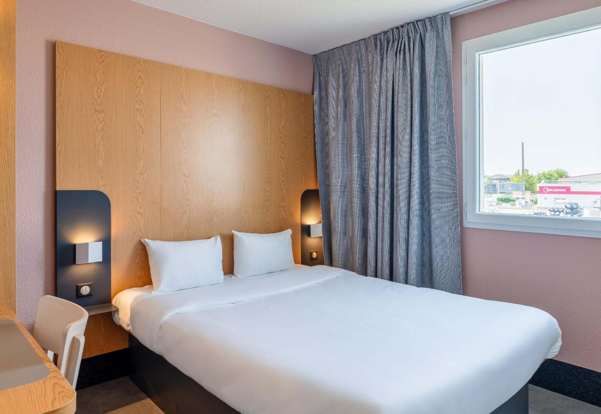 B&B Hotel Lyon Eurexpo シャシウ エクステリア 写真